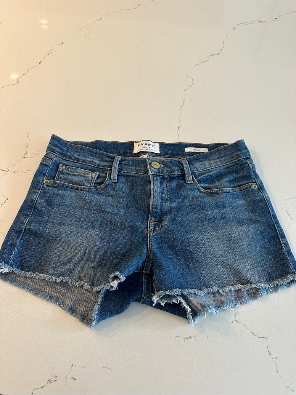 Frame Le cutoff